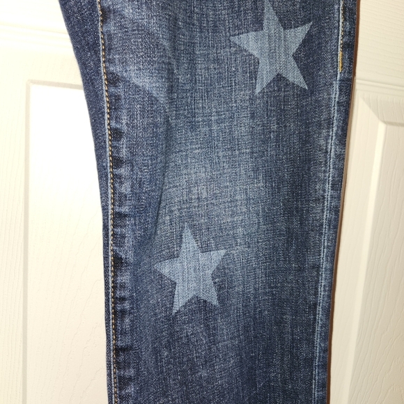 Cabi Star-Patterned Dark Wash Jeans With Fringed Hem LIKE NEW! - Picture 3 of 9